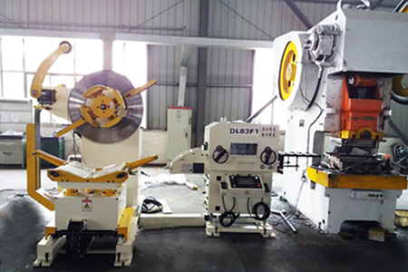 復(fù)工復(fù)產(chǎn)，山東客戶訂購(gòu)多臺(tái)三合一送料機(jī)