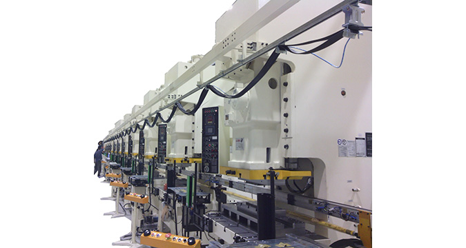 如何準(zhǔn)確選擇高性能沖壓機械手？